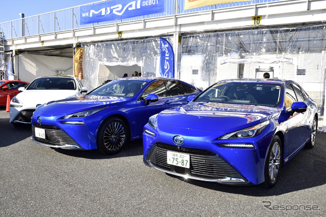 トヨタ MIRAI(日本カーオブザイヤー10ベスト試乗会)