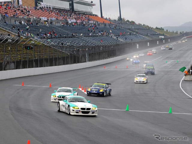 【スーパー耐久 オーバル】高速レース制したのはBMW Z4M COUPE 50号車