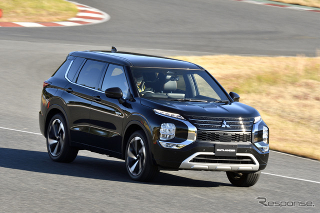 三菱アウトランダーPHEV(日本カーオブザイヤー10ベスト試乗会)