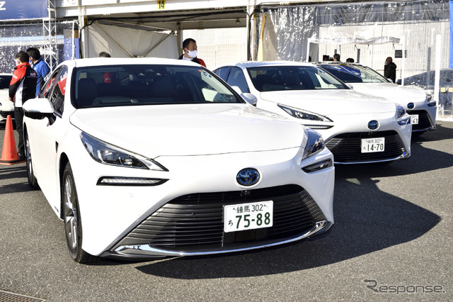 トヨタ MIRAI(日本カーオブザイヤー10ベスト試乗会)