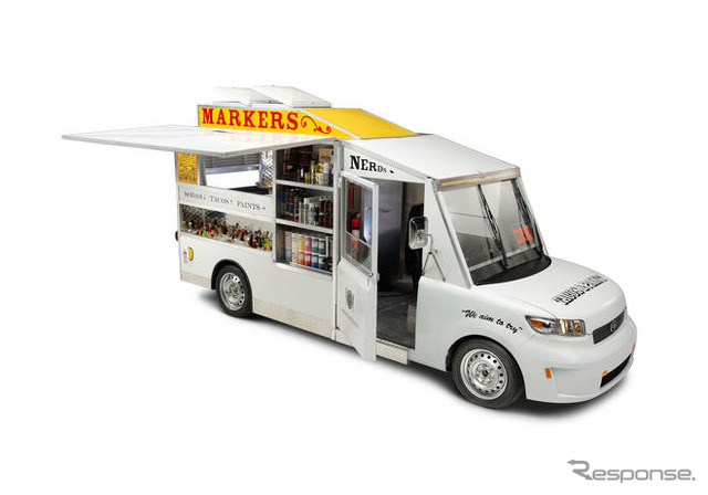 タコスはいかが? カローラ ルミオンの移動販売車