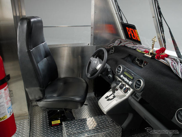 タコスはいかが? カローラ ルミオンの移動販売車