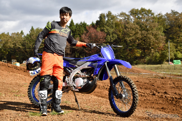 ヤマハ YZ250FXと青木タカオ氏