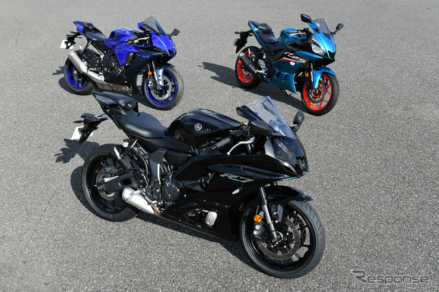 YZF-R7（手前）、YZF-R1（左奥）、YZF-R25（右奥）