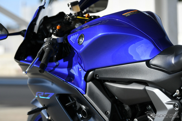 ヤマハ YZF-R7