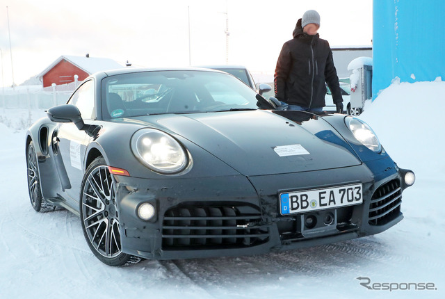 ポルシェ 911ターボ 改良新型プロトタイプ（スクープ写真）