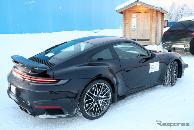 ポルシェ 911ターボ 改良新型プロトタイプ(スクープ写真)