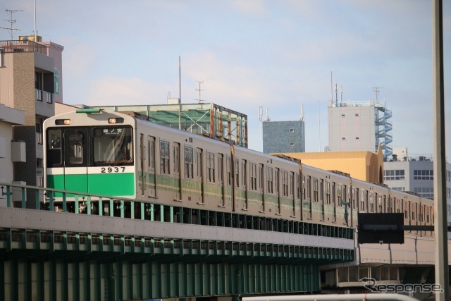 大阪メトロ中央線の20系。同線の終夜運転では、近鉄けいはんな線直通を含み、上下合わせて21本が運行される。
