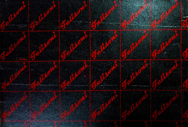 「制振材」の一例(フェリソニ・DM-0.2)。