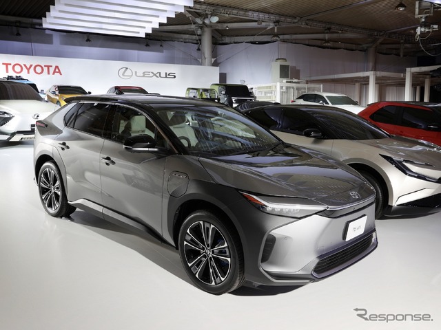 スバルと共同開発したトヨタbZ4X。トヨタ元町工場で2022年の発売に向けて生産準備中 《写真撮影 三橋仁明 / N-RAK PHOTO AGENCY》