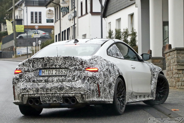 BMW M4 CSL 市販型プロトタイプ スクープ写真
