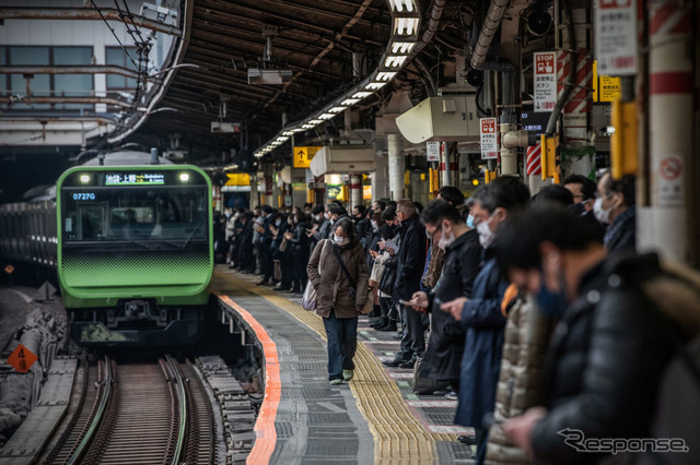 JR東日本の在来線減便は首都圏の通勤時間帯にも及ぶ。写真は山手線。