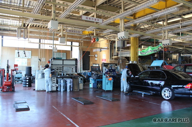 整備工場の内観(多田自動車工業)