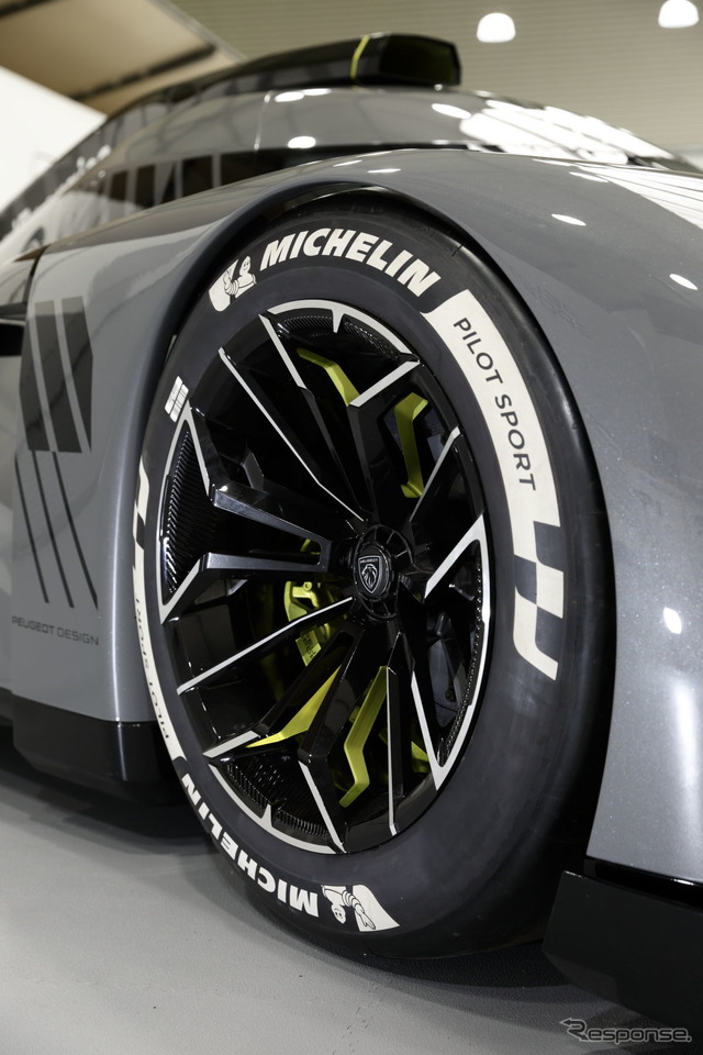 LMHにおいてはタイヤはミシュランのワンメイクとなる。前輪はMGUにより最大200kwの電気で駆動される。
