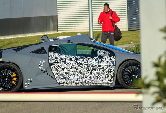 ランボルギーニ アヴェンタドール 後継モデル開発車両(スクープ写真)