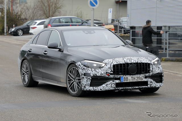 メルセデスAMG Cクラス 新型プロトタイプ。車名は「C43」か「C53」か(スクープ写真)