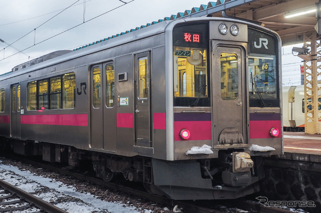 羽越本線では最も影響を受ける酒田~秋田間を走る701系普通列車。2020年1月1日、羽越本線酒田。