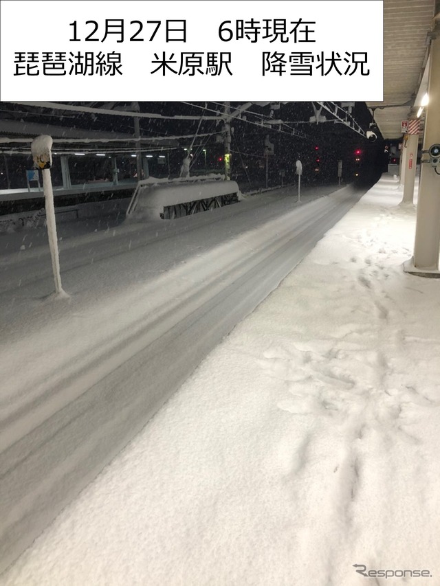 12月27日未明の米原駅(滋賀県米原市)の降雪状況。