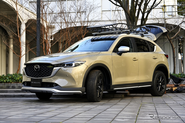 マツダ CX-5 フィールドジャーニーのオプション装着車。バンパーやホイールなど、専用のものが多数用意される