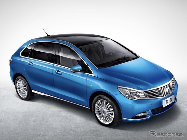 ダイムラーとBYDのEV、デンツァ（2014年）