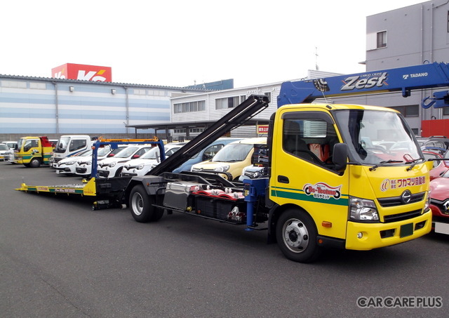ワカマツ自動車の積載車はすべてフルフラット。スケーターも全車両搭載しており、ローダウンした車両も安心して依頼できる
