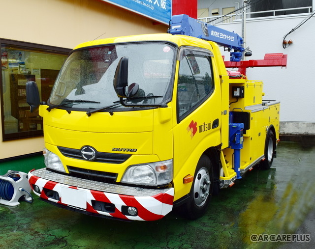 黄色い車体のロードサービス専用車両でお客さまのトラブルに対応!