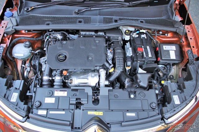 シトロエン C4(日本仕様とは異なる箇所があります)