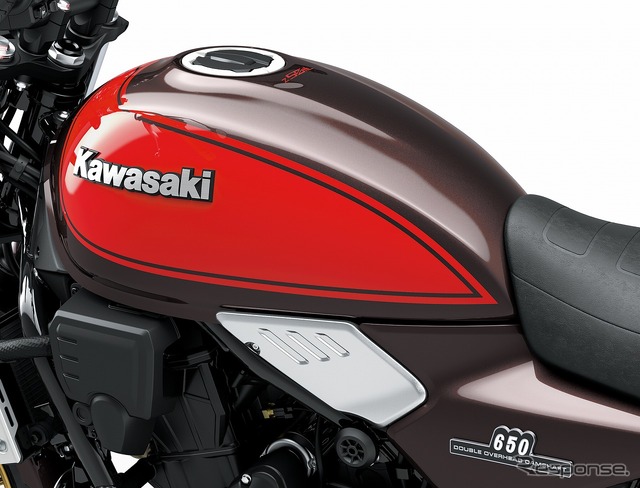 カワサキ Z650RS 50thアニバーサリー:ファイヤーボールカラーのフューエルタンク