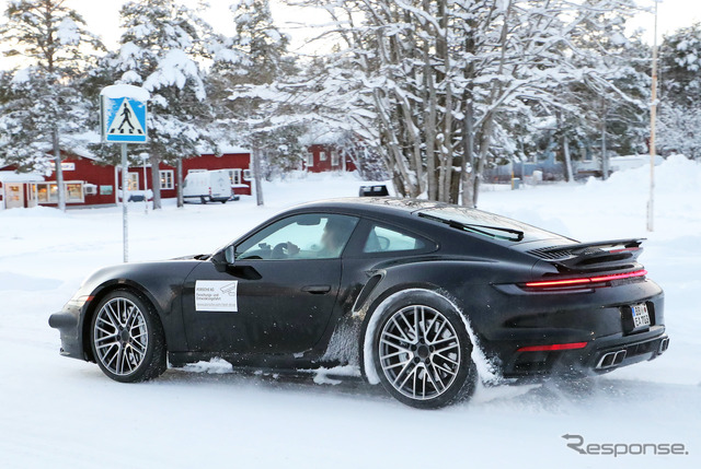 ポルシェ 911ターボ 改良新型プロトタイプ（スクープ写真）