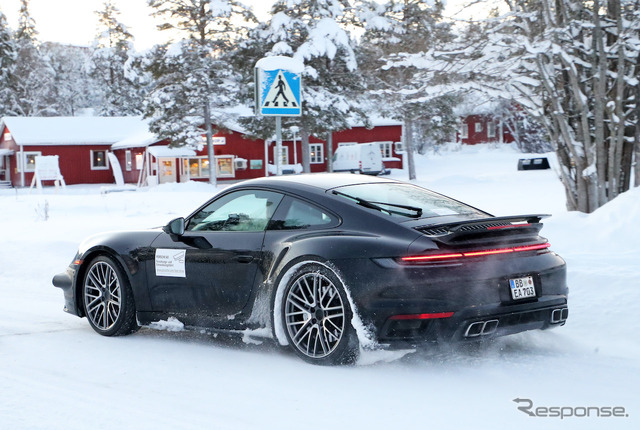 ポルシェ 911ターボ 改良新型プロトタイプ（スクープ写真）