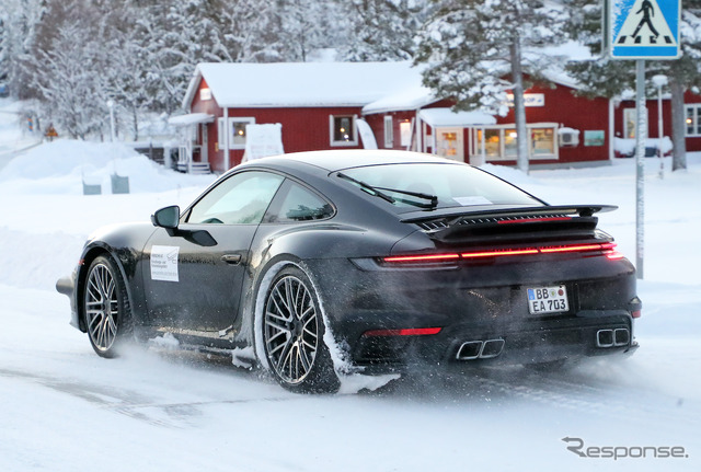 ポルシェ 911ターボ 改良新型プロトタイプ(スクープ写真)