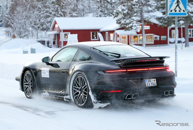 ポルシェ 911ターボ 改良新型プロトタイプ（スクープ写真）