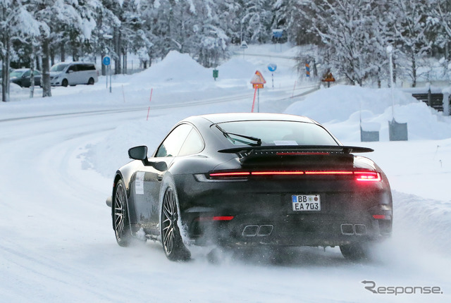 ポルシェ 911ターボ 改良新型プロトタイプ（スクープ写真）