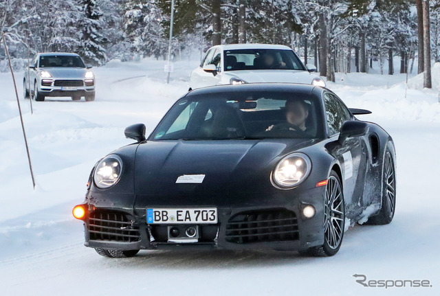 ポルシェ 911ターボ 改良新型プロトタイプ（スクープ写真）