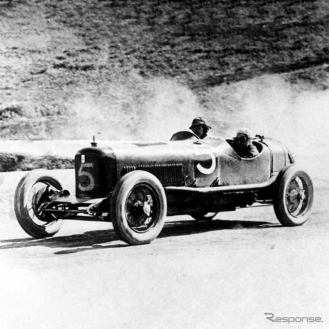 1926年の「タルガ・フローリオ」でデビューしたマセラティ・ティーポ26