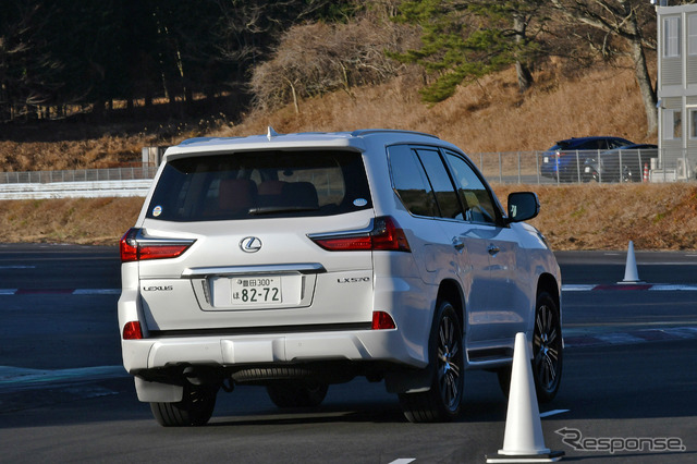 レクサス LX570(旧モデル)