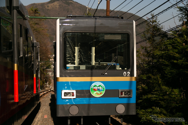 リニューアルされた箱根登山鉄道のケーブルカー。