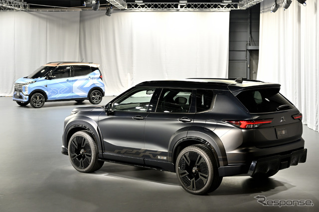 三菱 ヴィジョン ラリーアート コンセプト(手前)と同時に発表されたK-EV コンセプト Xスタイル
