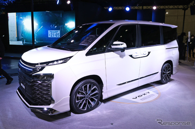 トヨタ ヴォクシー モデリスタ(東京オートサロン2022)