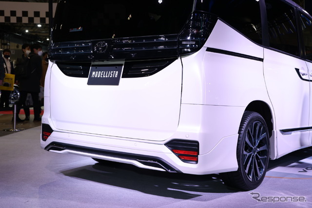 トヨタ ヴォクシー モデリスタ(東京オートサロン2022)