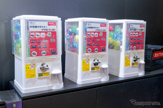 ガチャポンコーナーもある(東京オートサロン2022)。