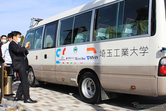 自動運転バス 実証実験に試乗する千葉市 神谷俊一市長