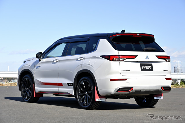 三菱 アウトランダーPHEV ラリーアートスタイル(東京オートサロン2022)