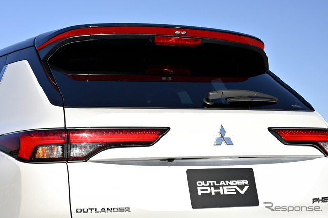 三菱 アウトランダーPHEV ラリーアートスタイル(東京オートサロン2022)