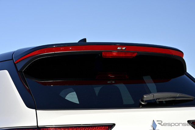 三菱 アウトランダーPHEV ラリーアートスタイル(東京オートサロン2022)