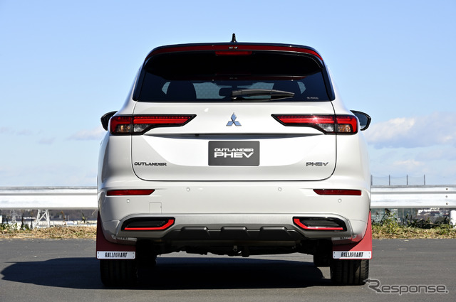 三菱 アウトランダーPHEV ラリーアートスタイル(東京オートサロン2022)