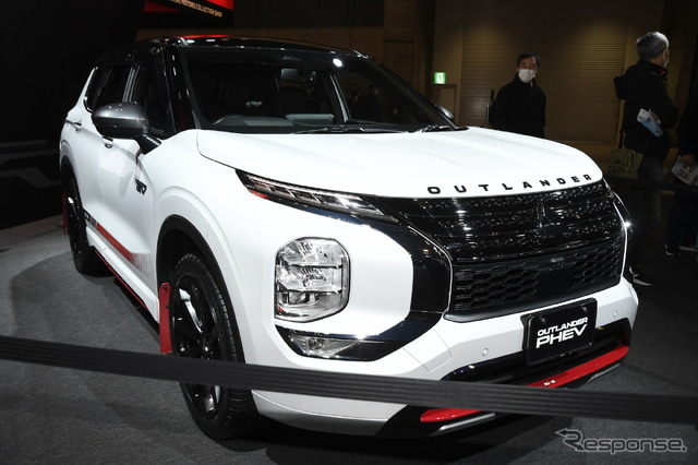 三菱 アウトランダーPHEV ラリーアートスタイル（東京オートサロン2022）