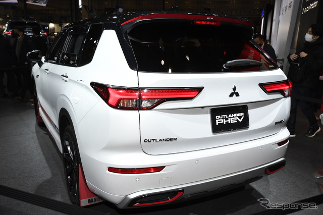 三菱 アウトランダーPHEV ラリーアートスタイル（東京オートサロン2022）