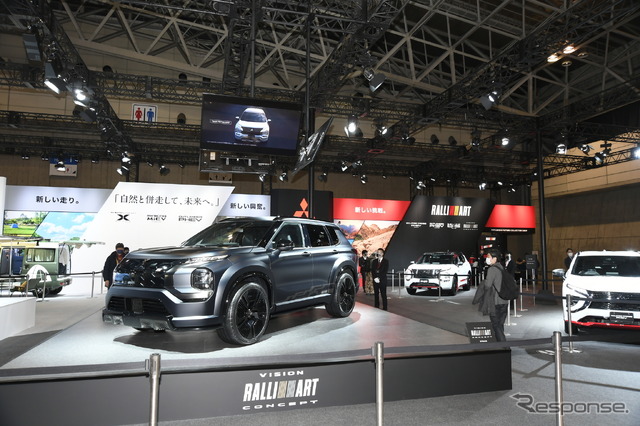 三菱 アウトランダーPHEV ラリーアートスタイル(東京オートサロン2022)