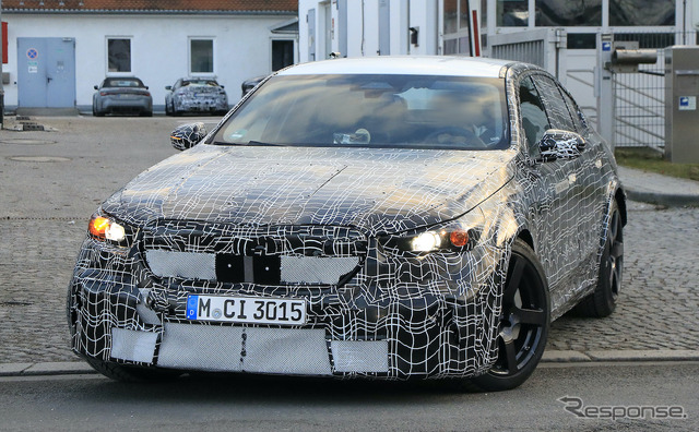 BMW M5セダン 次期型プロトタイプ(スクープ写真)